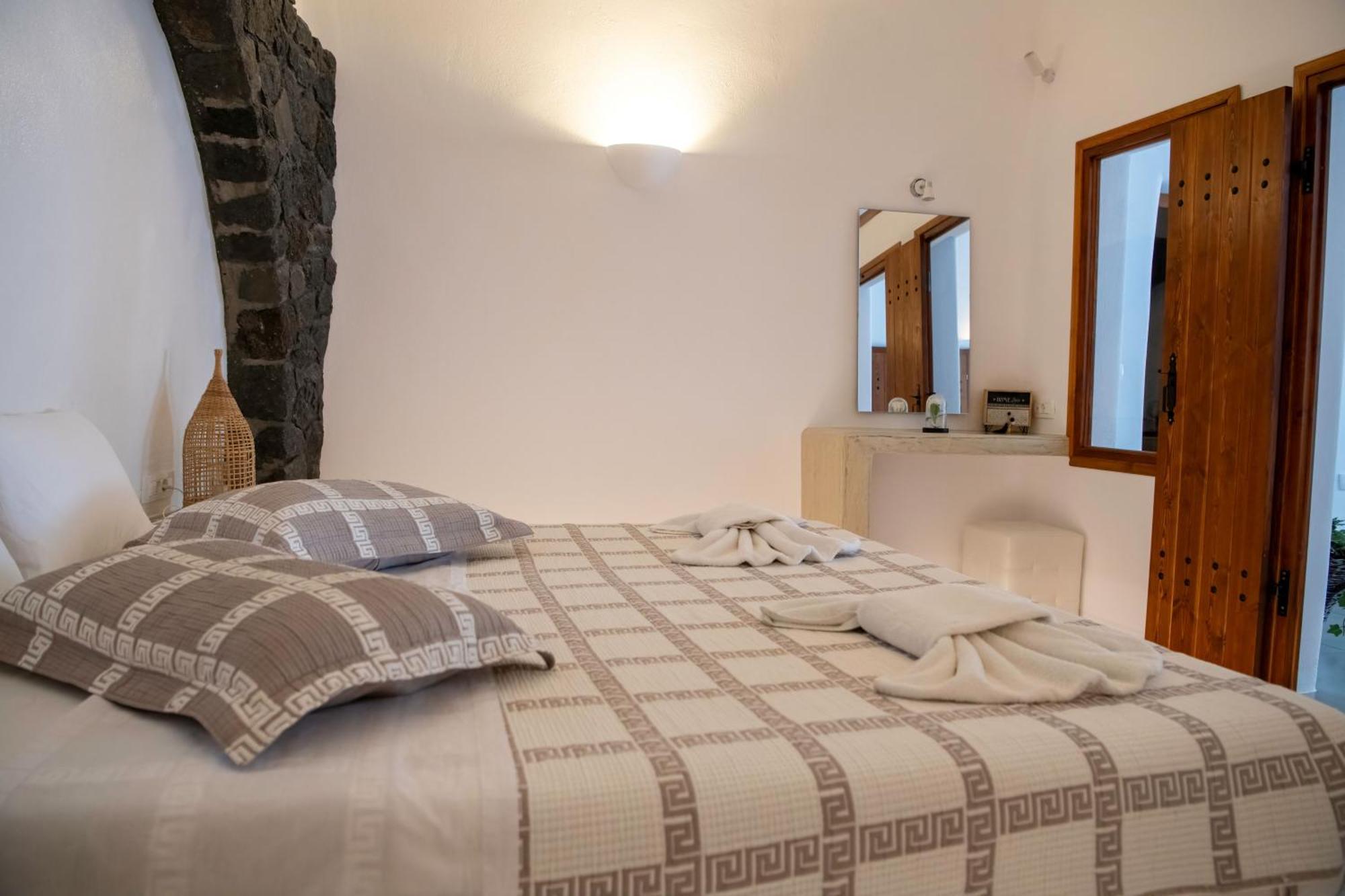 Luxe Efis Home Sea View 4 Villas & 4 Prive Jacuzzi Imerovígli Buitenkant foto
